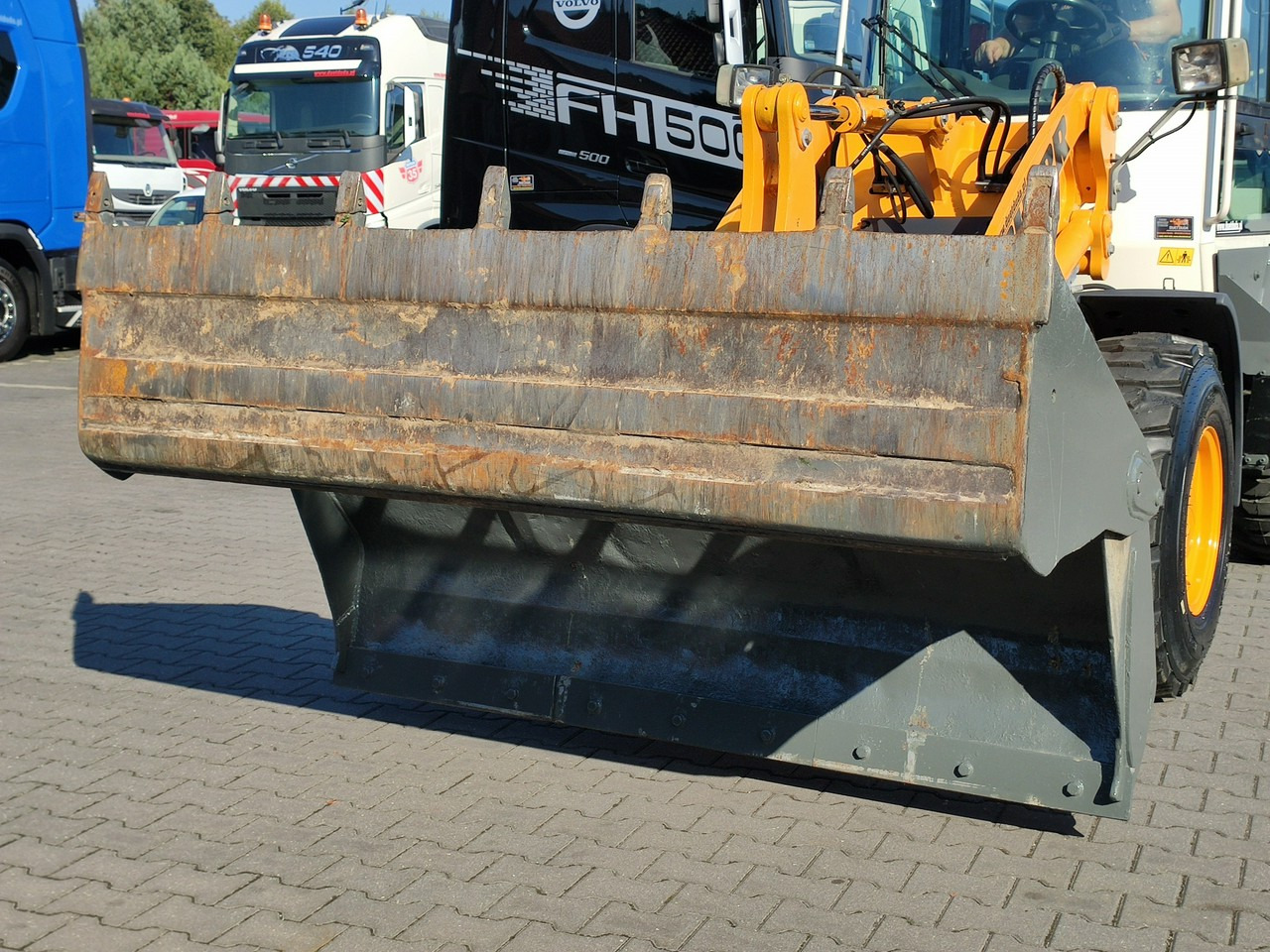 Liebherr L 506 STEREO Szybkozłącze / Łyżka Krokodyl + Widły Waga 6300kg - Pemuat ringkas: gambar 4 Liebherr L 506 STEREO Szybkozłącze / Łyżka Krokodyl + Widły Waga 6300kg - Pemuat ringkas: gambar 4