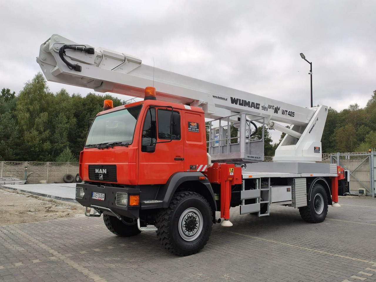 MAN 18.284 4x4 Zwyżka WUMAG WT 425 Podnośnik Koszowy - Platform udara yang dipasang di truk: gambar 5 MAN 18.284 4x4 Zwyżka WUMAG WT 425 Podnośnik Koszowy - Platform udara yang dipasang di truk: gambar 5