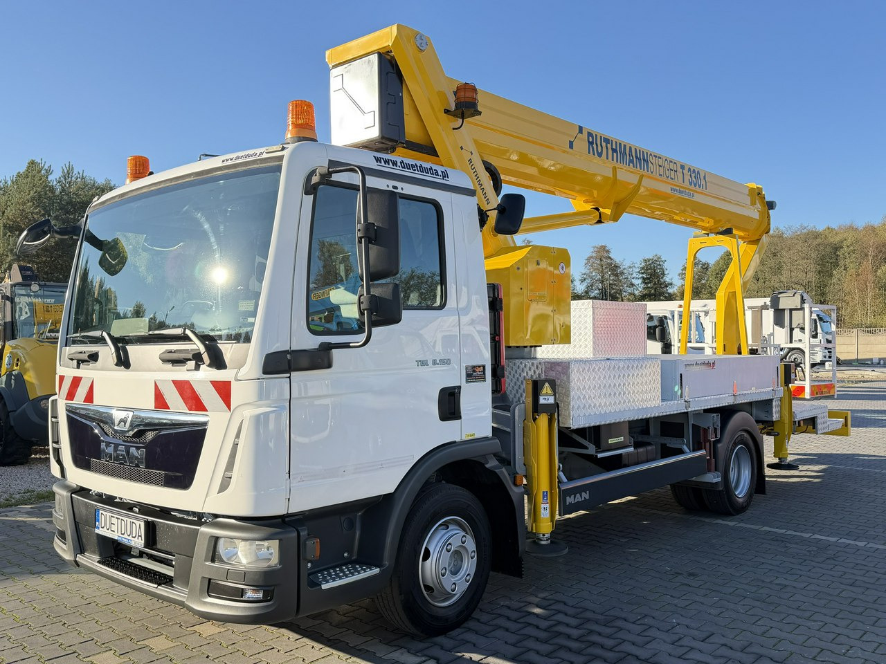 MAN TGL 7.150 Zwyżka Ruthmann T330 33-Metry w bok 21m Mały przebieg - Platform udara yang dipasang di truk: gambar 4 MAN TGL 7.150 Zwyżka Ruthmann T330 33-Metry w bok 21m Mały przebieg - Platform udara yang dipasang di truk: gambar 4