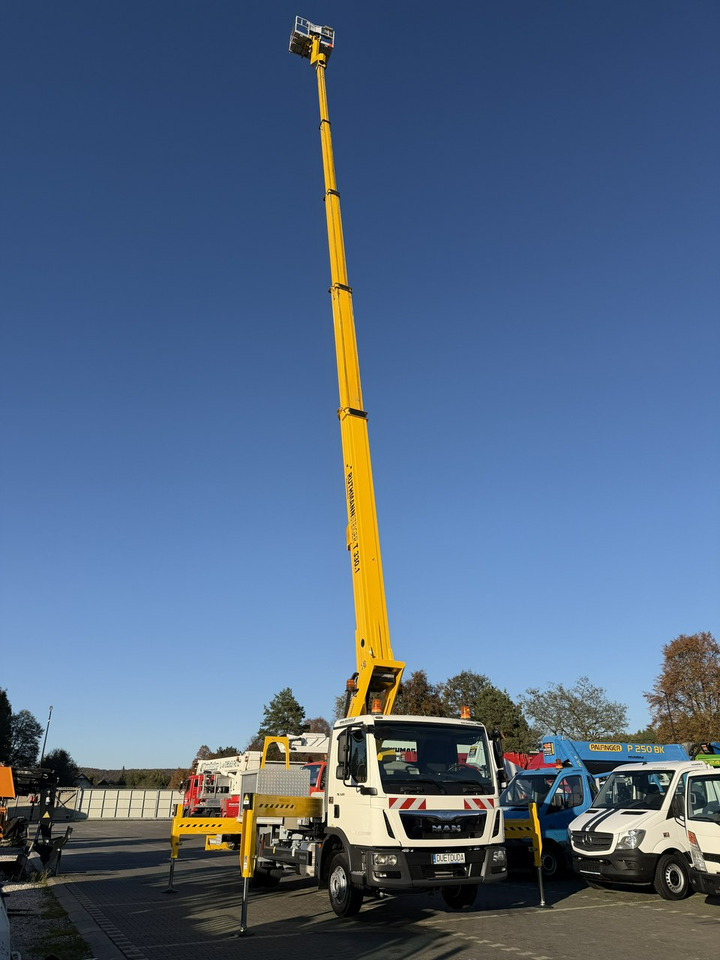 MAN TGL 7.150 Zwyżka Ruthmann T330 33-Metry w bok 21m Mały przebieg - Platform udara yang dipasang di truk: gambar 3 MAN TGL 7.150 Zwyżka Ruthmann T330 33-Metry w bok 21m Mały przebieg - Platform udara yang dipasang di truk: gambar 3