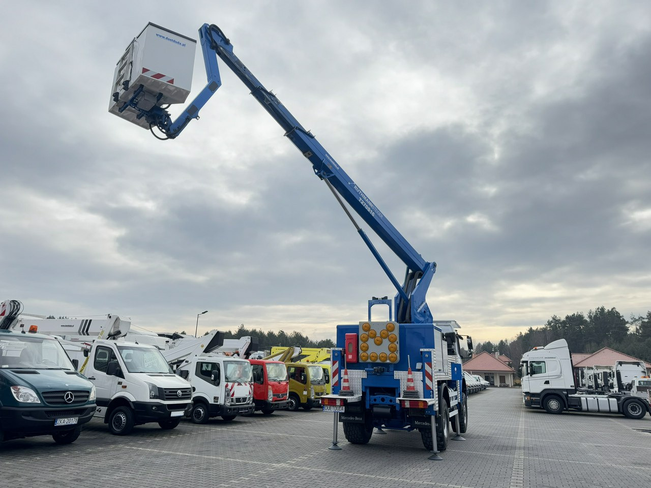Mercedes AXOR 1829 4x4 Zwyżka RUTHMANN STEIGER T270S16 Podnośnik Koszowy - Platform udara yang dipasang di truk: gambar 4 Mercedes AXOR 1829 4x4 Zwyżka RUTHMANN STEIGER T270S16 Podnośnik Koszowy - Platform udara yang dipasang di truk: gambar 4