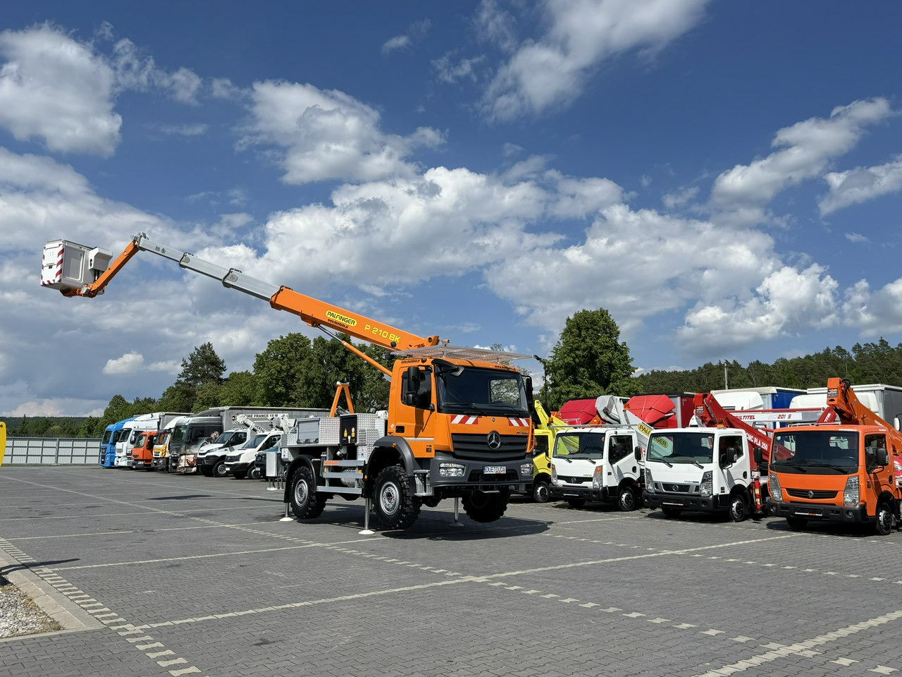 Mercedes Atego 718 E6 4x4 Zwyżka PALFINGER P210 BK Podnośnik Koszowy - Platform udara yang dipasang di truk: gambar 4 Mercedes Atego 718 E6 4x4 Zwyżka PALFINGER P210 BK Podnośnik Koszowy - Platform udara yang dipasang di truk: gambar 4