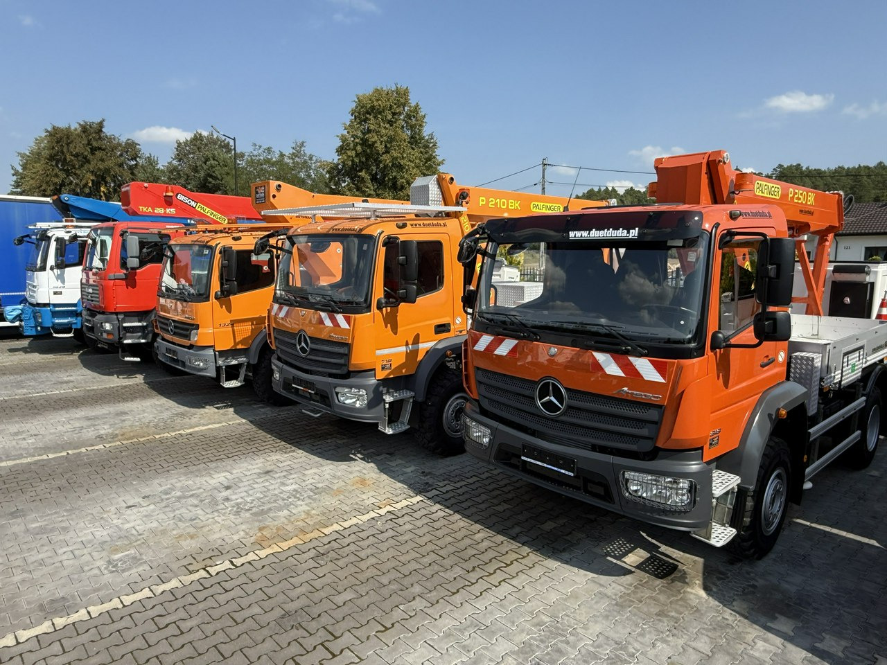 Mercedes Atego 818 E6 4x4 Zwyżka PALFINGER P250 BK Podnośnik Koszowy - Platform udara yang dipasang di truk: gambar 3 Mercedes Atego 818 E6 4x4 Zwyżka PALFINGER P250 BK Podnośnik Koszowy - Platform udara yang dipasang di truk: gambar 3