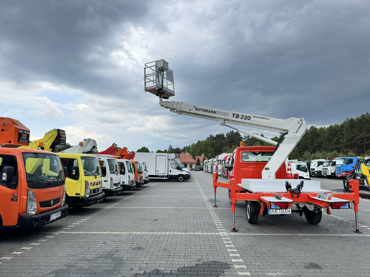 Mercedes Sprinter - Platform udara yang dipasang di truk: gambar 4 Mercedes Sprinter - Platform udara yang dipasang di truk: gambar 4