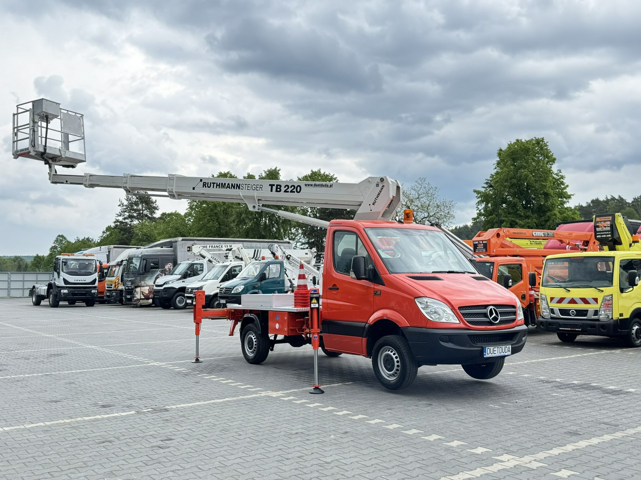 Mercedes Sprinter - Platform udara yang dipasang di truk: gambar 5 Mercedes Sprinter - Platform udara yang dipasang di truk: gambar 5