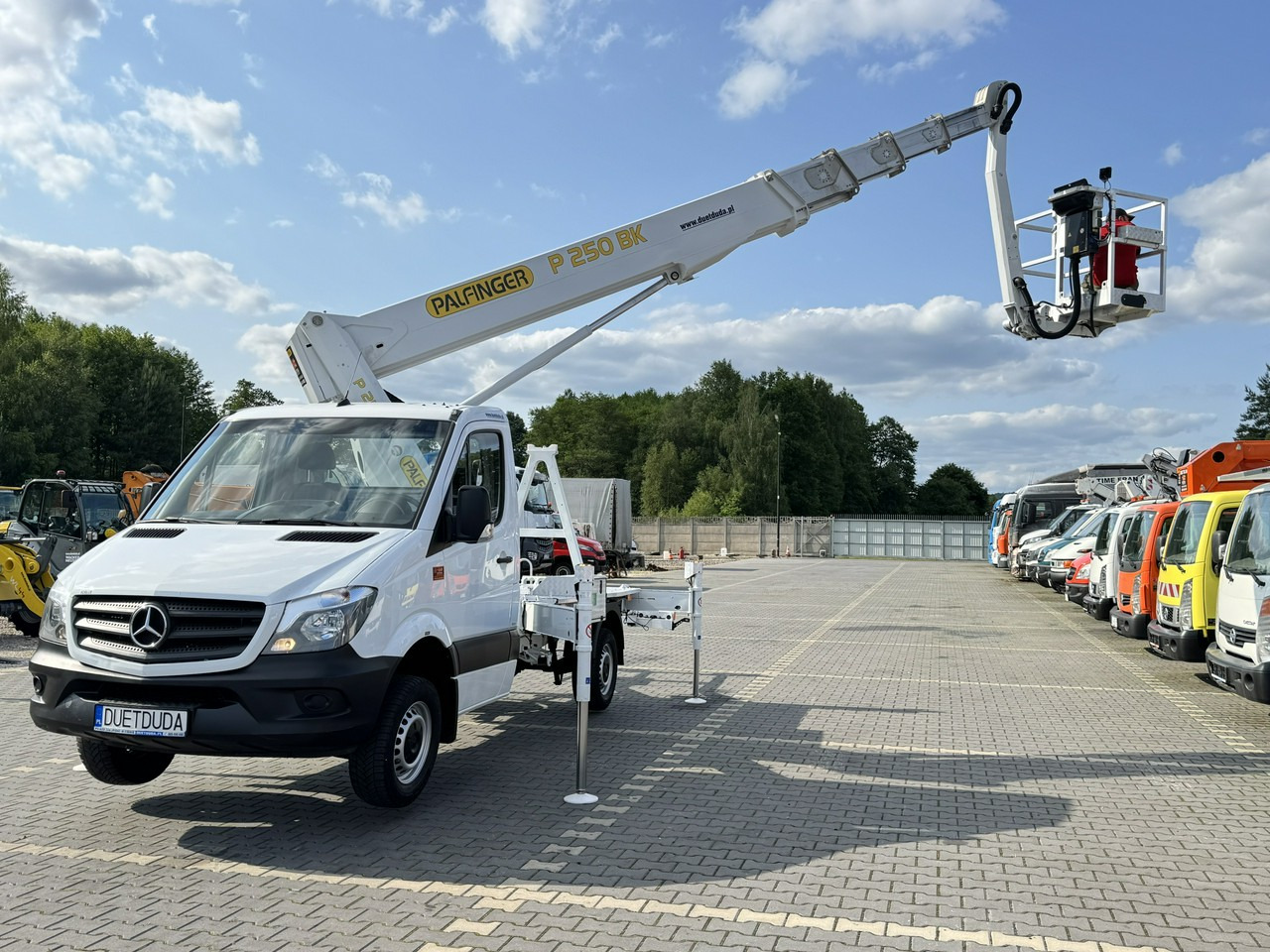 Mercedes Sprinter - Platform udara yang dipasang di truk: gambar 2 Mercedes Sprinter - Platform udara yang dipasang di truk: gambar 2
