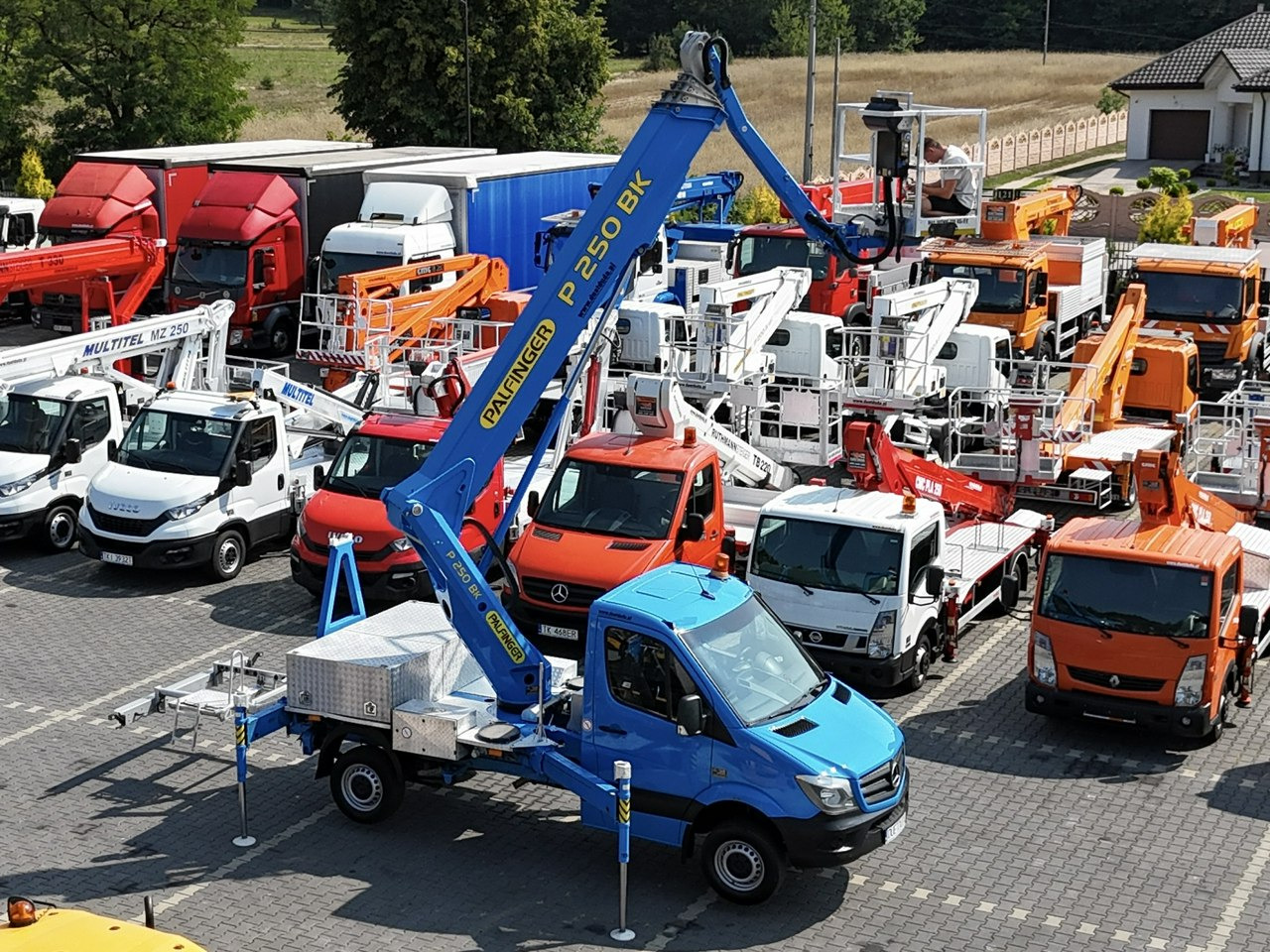 Mercedes Sprinter - Platform udara yang dipasang di truk: gambar 5 Mercedes Sprinter - Platform udara yang dipasang di truk: gambar 5