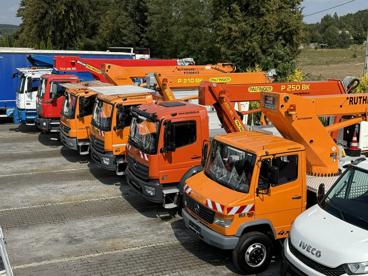 Mercedes Vario 814 D 4x4 Zwyżka RUTHMANN STEIGER T220 Podnośnik Koszowy - Platform udara yang dipasang di truk: gambar 4 Mercedes Vario 814 D 4x4 Zwyżka RUTHMANN STEIGER T220 Podnośnik Koszowy - Platform udara yang dipasang di truk: gambar 4