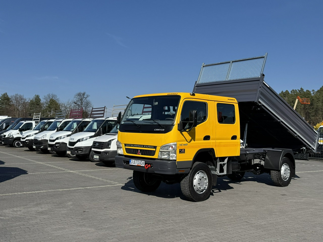 Mitsubishi Canter Fuso 4x4 17C18D 4.9/180KM Wywrotka 3-stronna - Truk jungkit: gambar 1 Mitsubishi Canter Fuso 4x4 17C18D 4.9/180KM Wywrotka 3-stronna - Truk jungkit: gambar 1