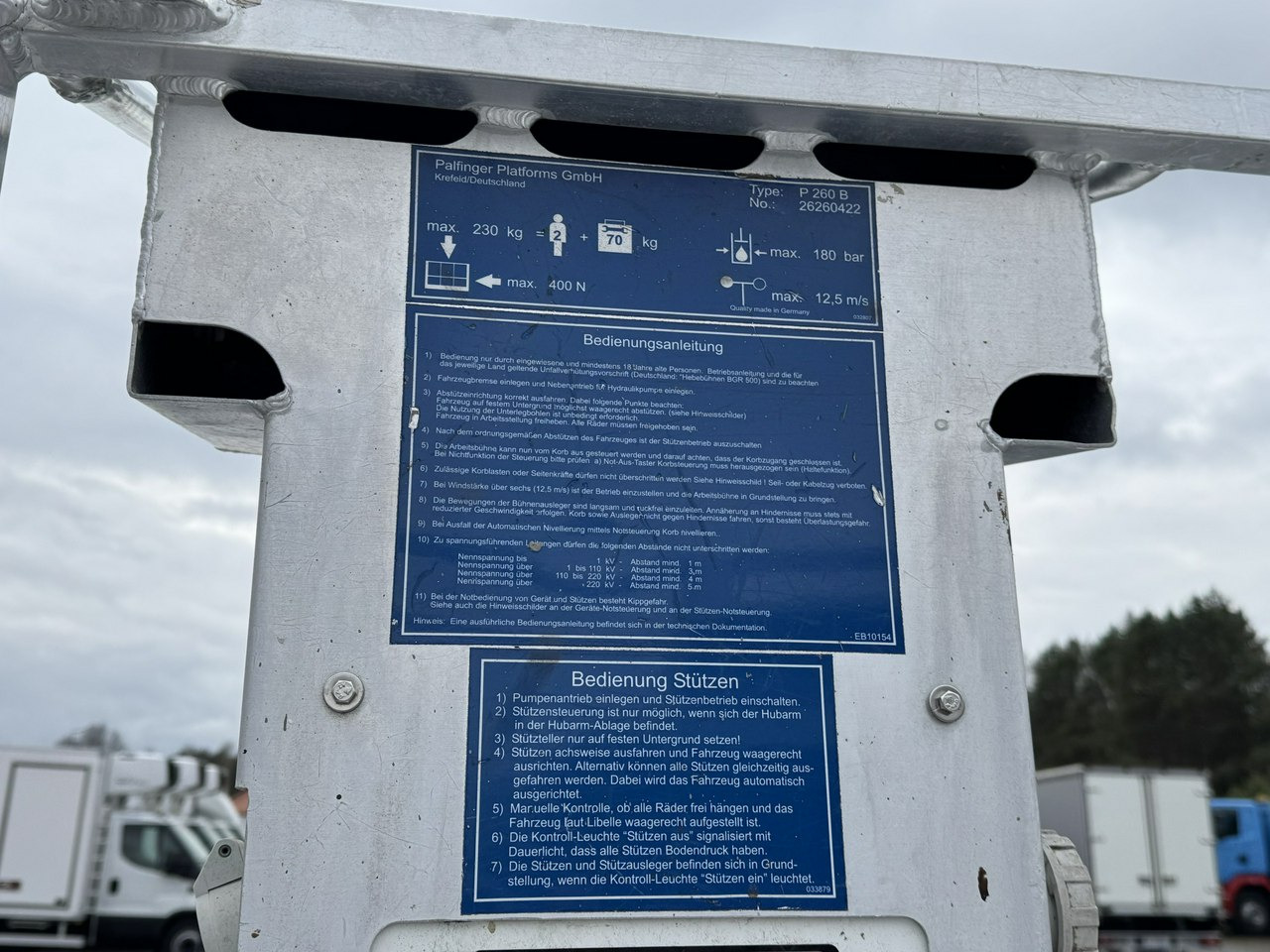 Platform udara yang dipasang di truk Nissan Cabstar: gambar 17