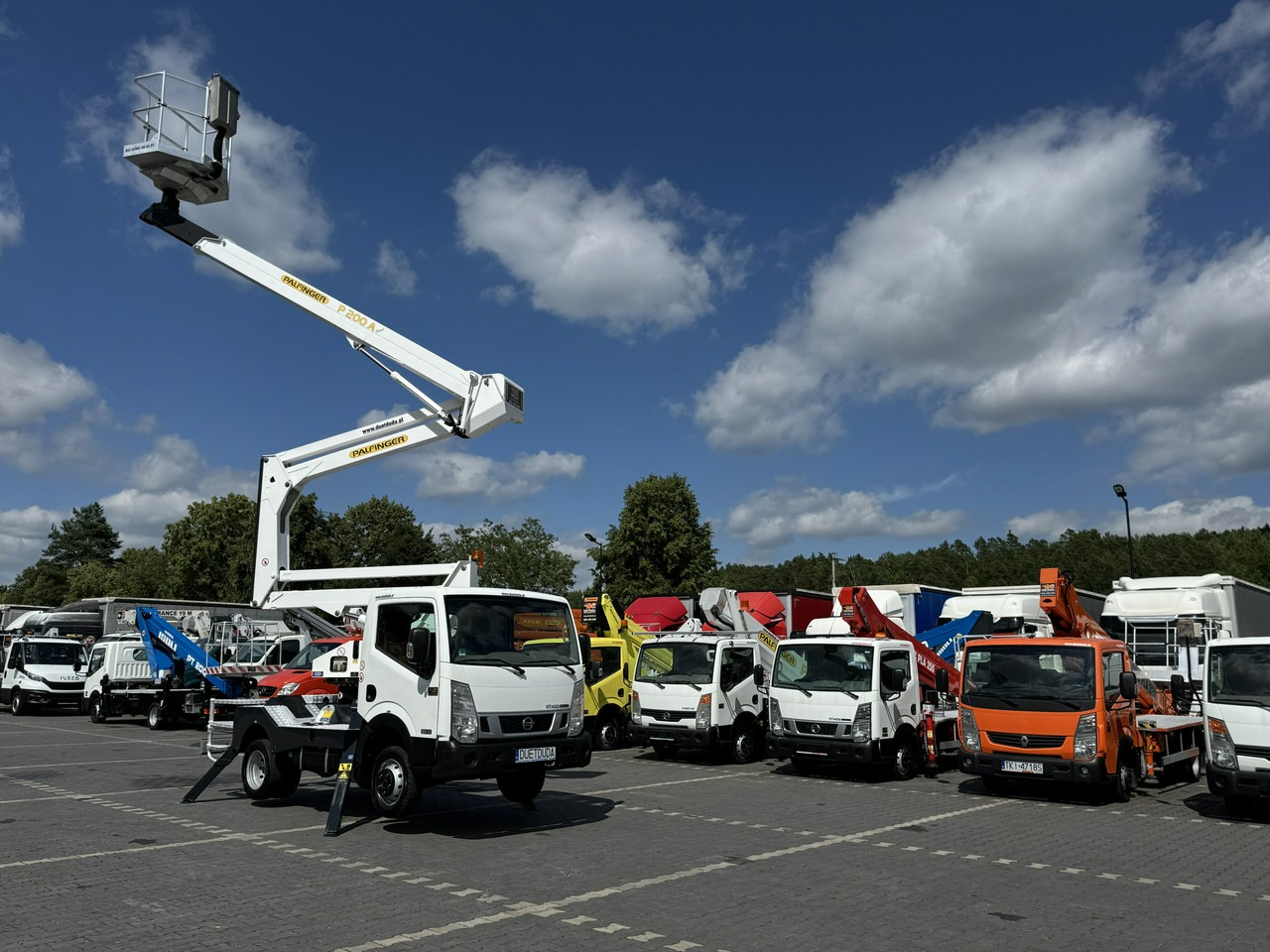Nissan Cabstar - Platform udara yang dipasang di truk: gambar 5 Nissan Cabstar - Platform udara yang dipasang di truk: gambar 5