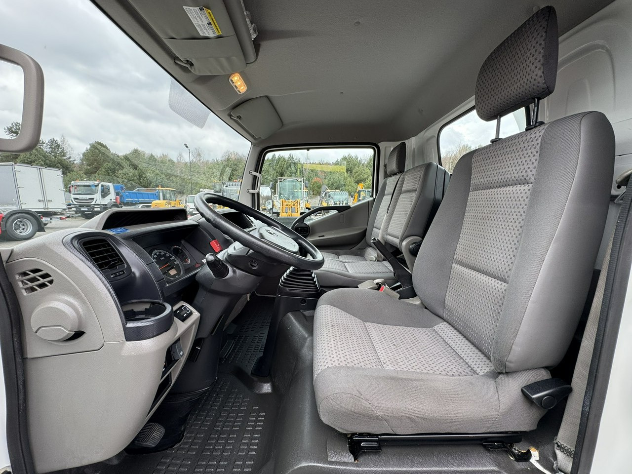 Platform udara yang dipasang di truk Nissan Cabstar: gambar 26