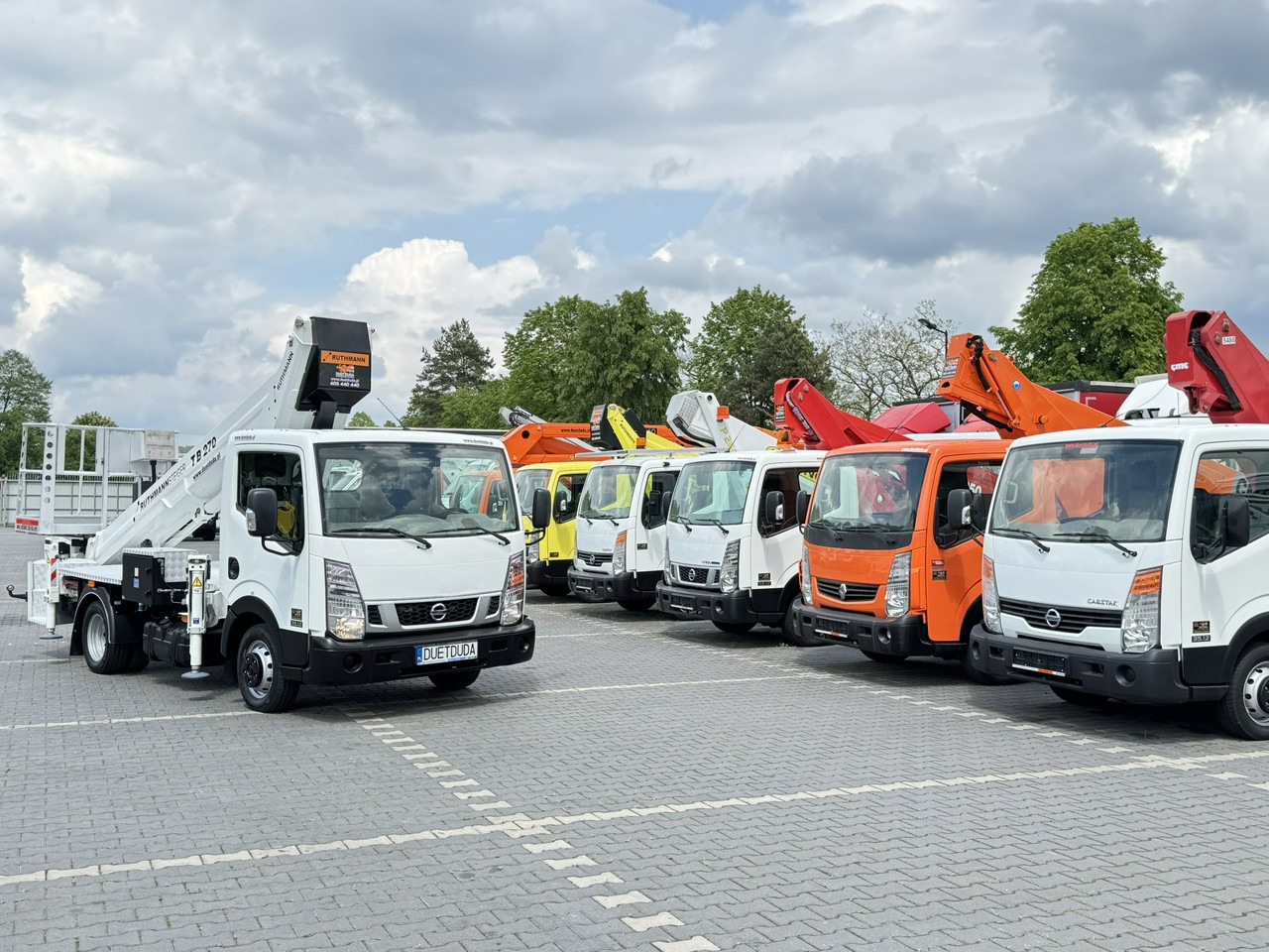 Nissan Cabstar - Platform udara yang dipasang di truk: gambar 1 Nissan Cabstar - Platform udara yang dipasang di truk: gambar 1
