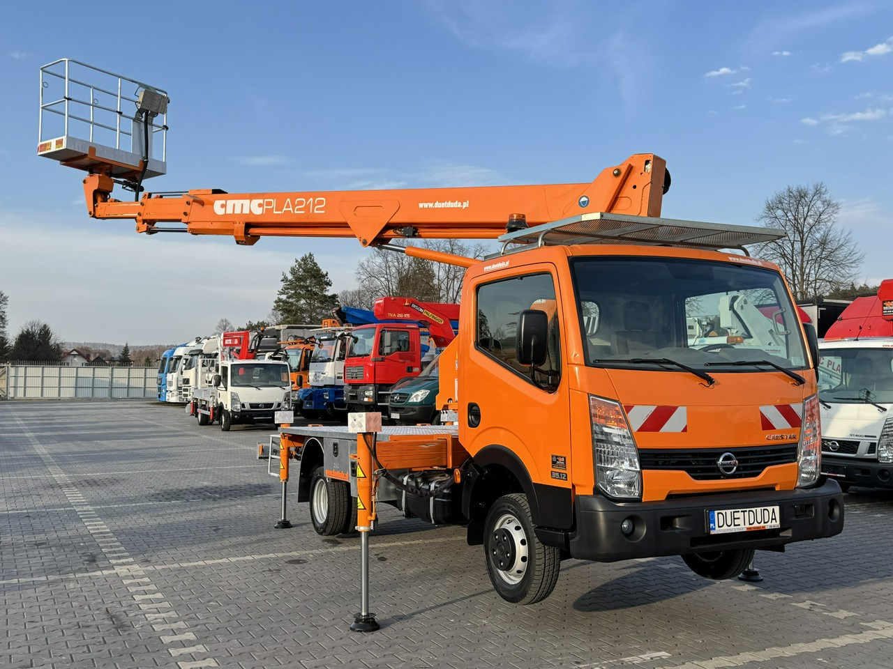 Nissan Cabstar - Platform udara yang dipasang di truk: gambar 2 Nissan Cabstar - Platform udara yang dipasang di truk: gambar 2