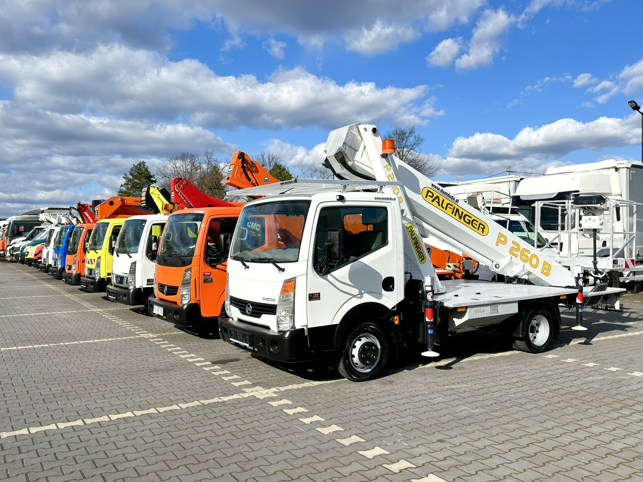 Nissan Cabstar - Platform udara yang dipasang di truk: gambar 1 Nissan Cabstar - Platform udara yang dipasang di truk: gambar 1