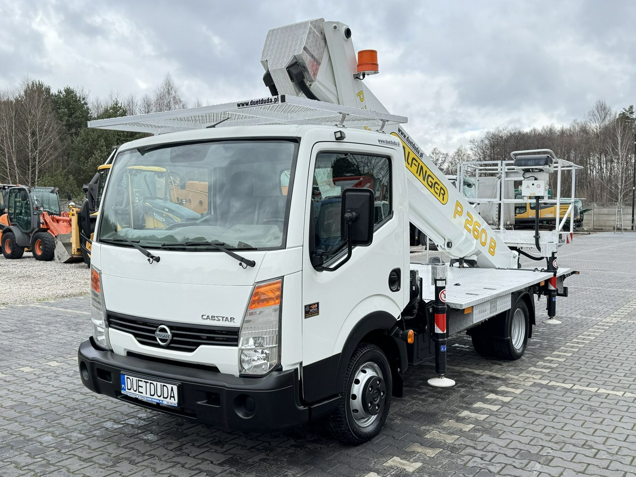 Nissan Cabstar - Platform udara yang dipasang di truk: gambar 3 Nissan Cabstar - Platform udara yang dipasang di truk: gambar 3