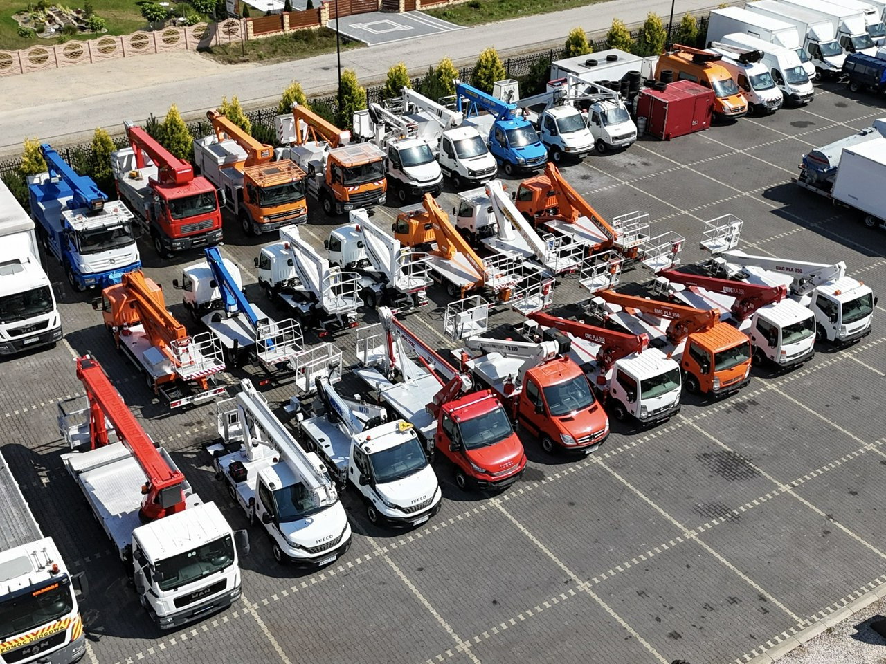 Nissan Zwyżka Podnośnik Koszowy 4X4 CABSTAR MAXITY SPRINTER - Platform udara yang dipasang di truk: gambar 2 Nissan Zwyżka Podnośnik Koszowy 4X4 CABSTAR MAXITY SPRINTER - Platform udara yang dipasang di truk: gambar 2