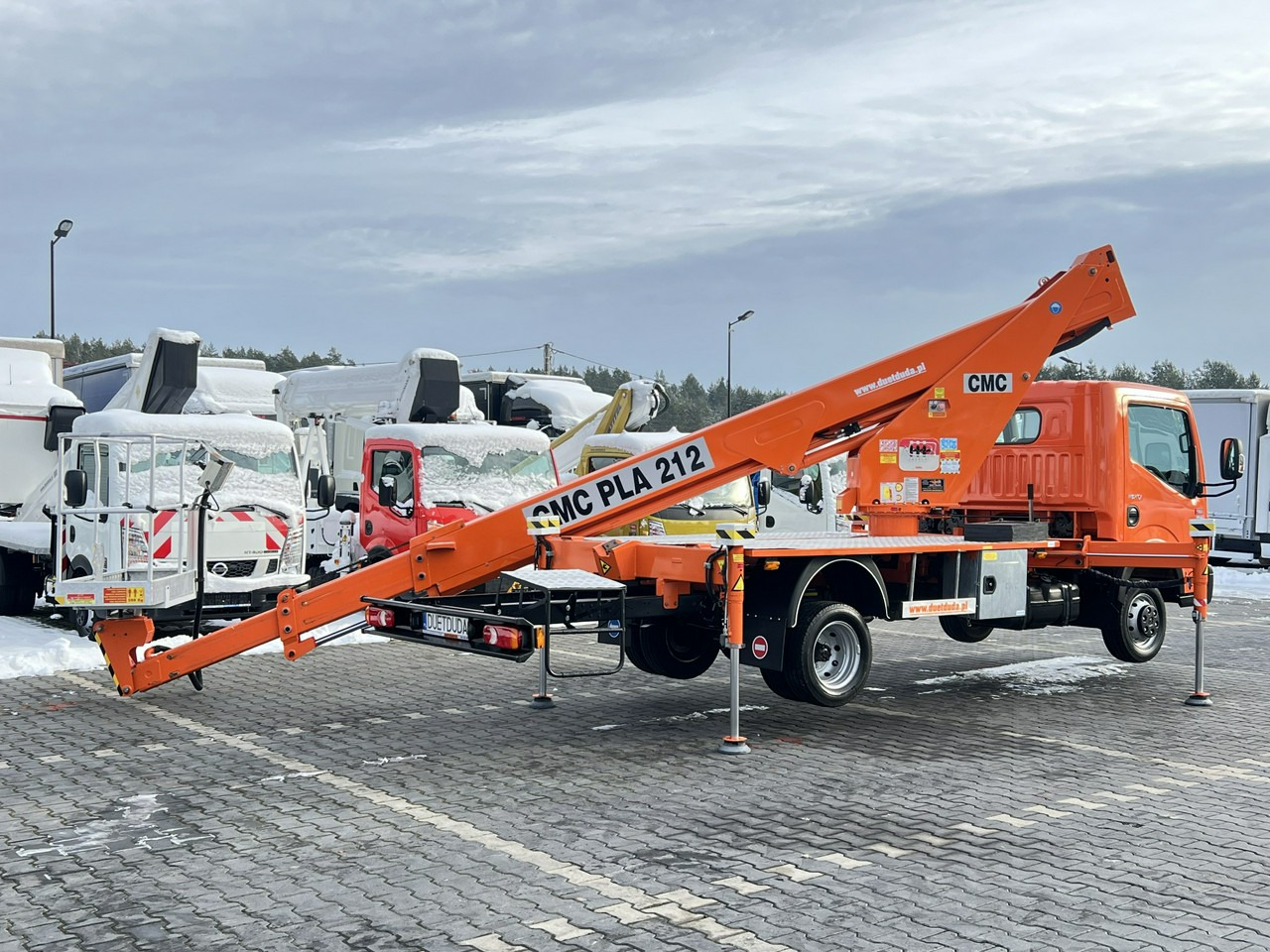 Platform udara yang dipasang di truk Renault Maxity: gambar 20