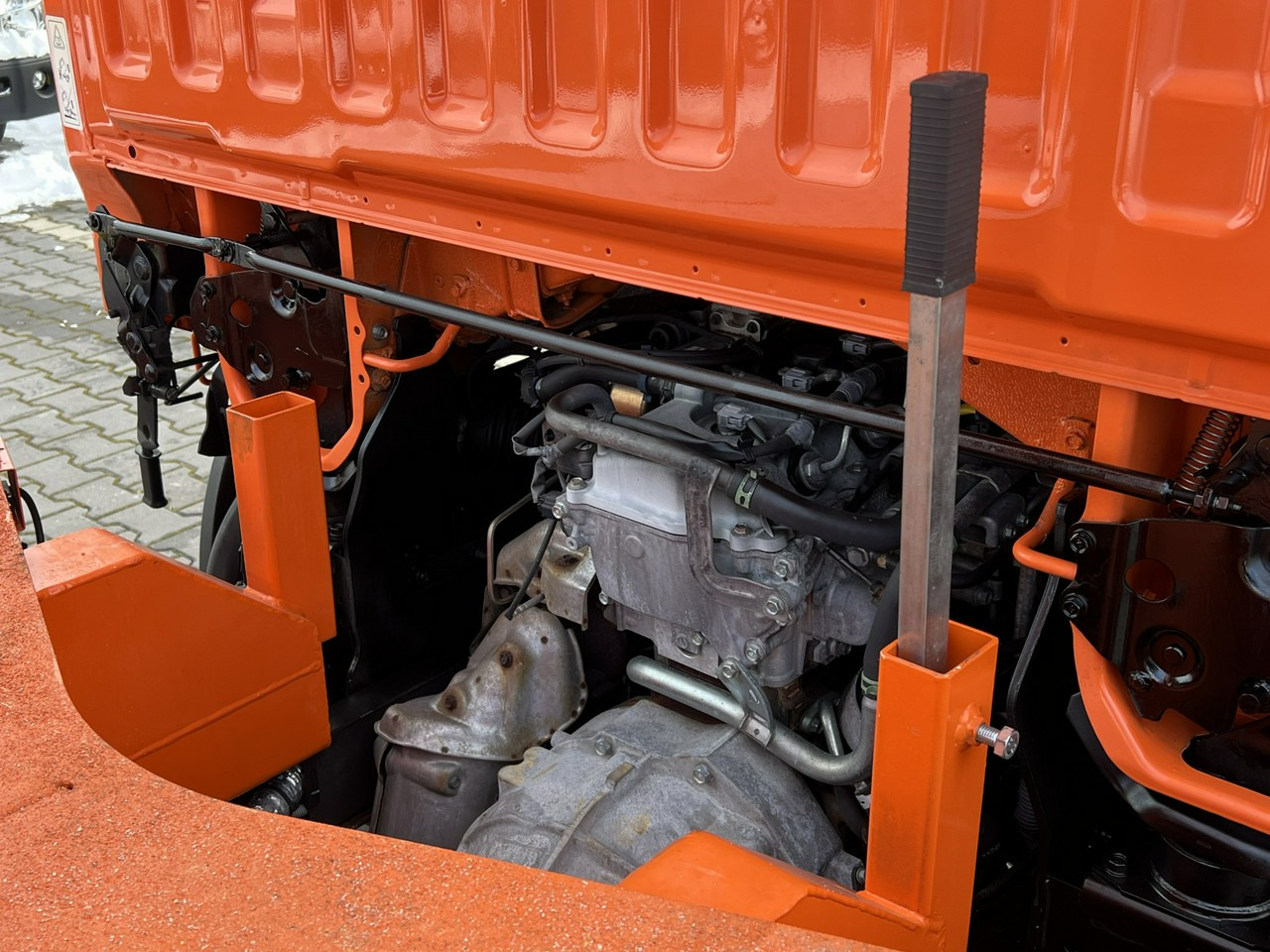 Platform udara yang dipasang di truk Renault Maxity: gambar 21
