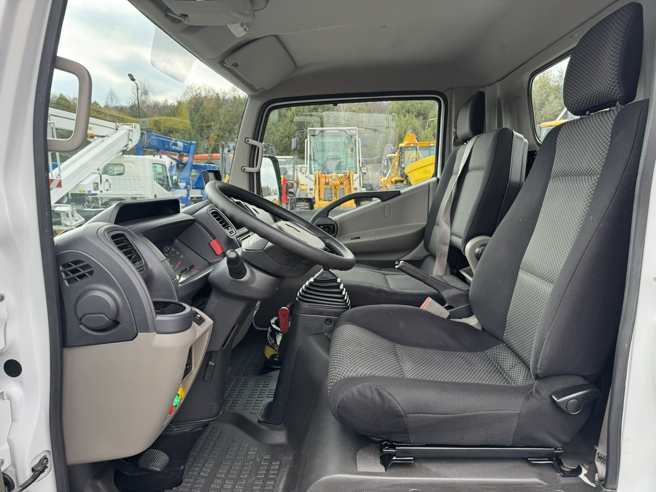 Platform udara yang dipasang di truk Renault Maxity: gambar 23