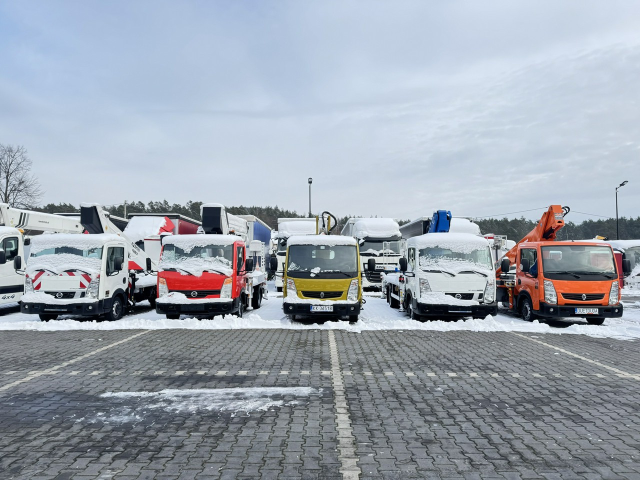 Platform udara yang dipasang di truk Renault Maxity: gambar 31