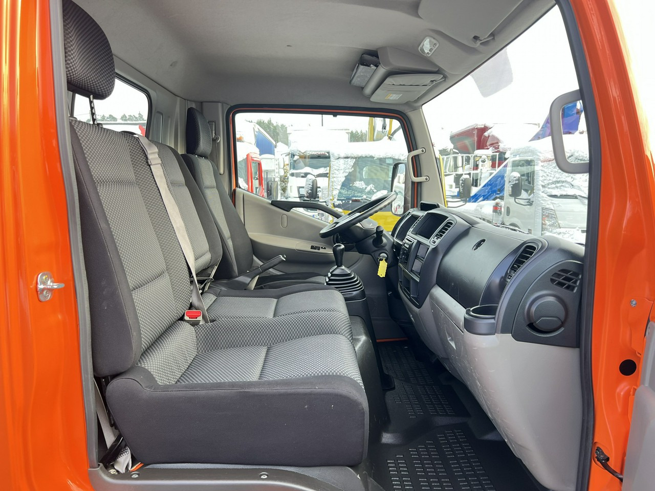 Platform udara yang dipasang di truk Renault Maxity: gambar 40