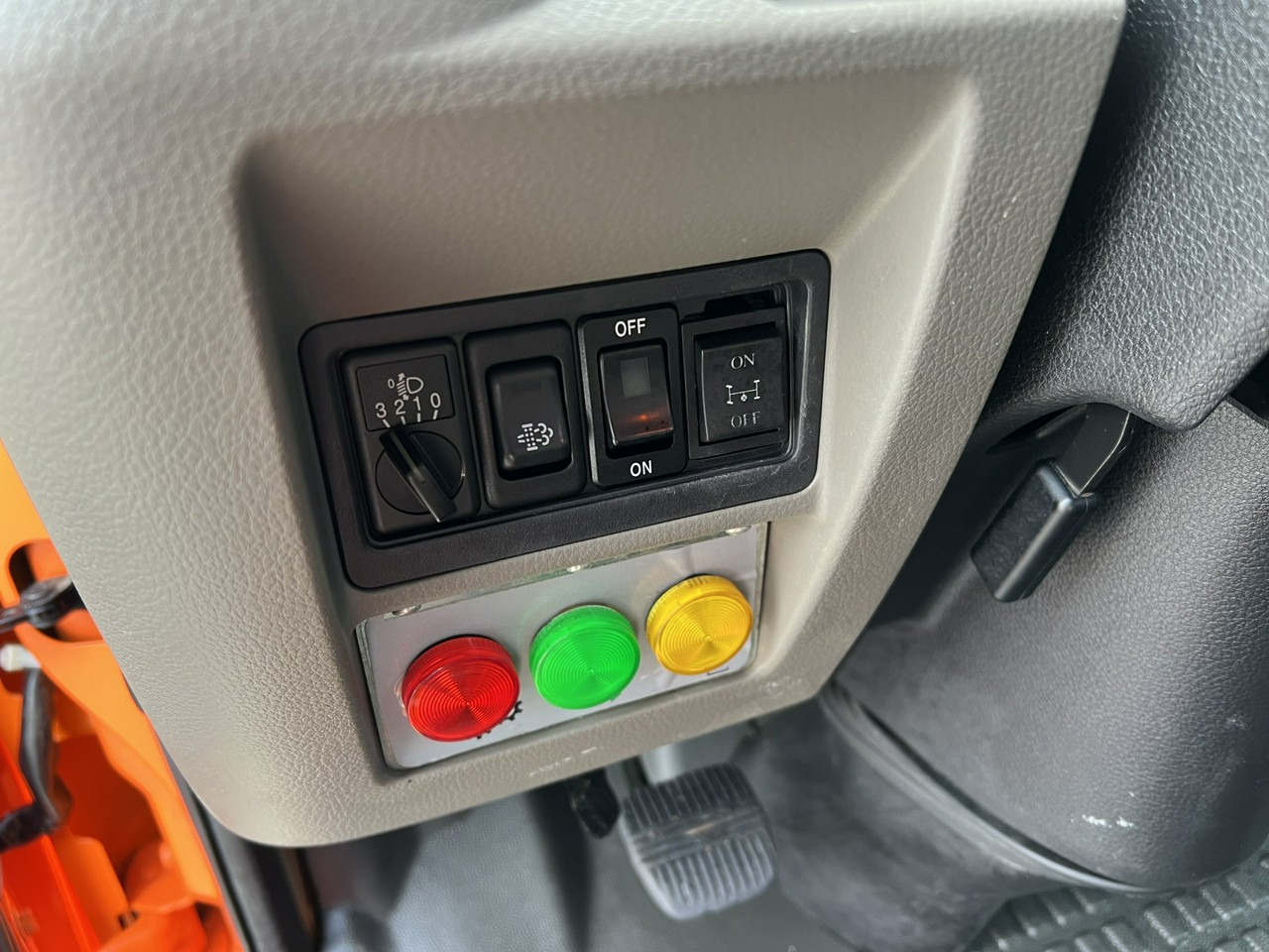 Platform udara yang dipasang di truk Renault Maxity: gambar 35