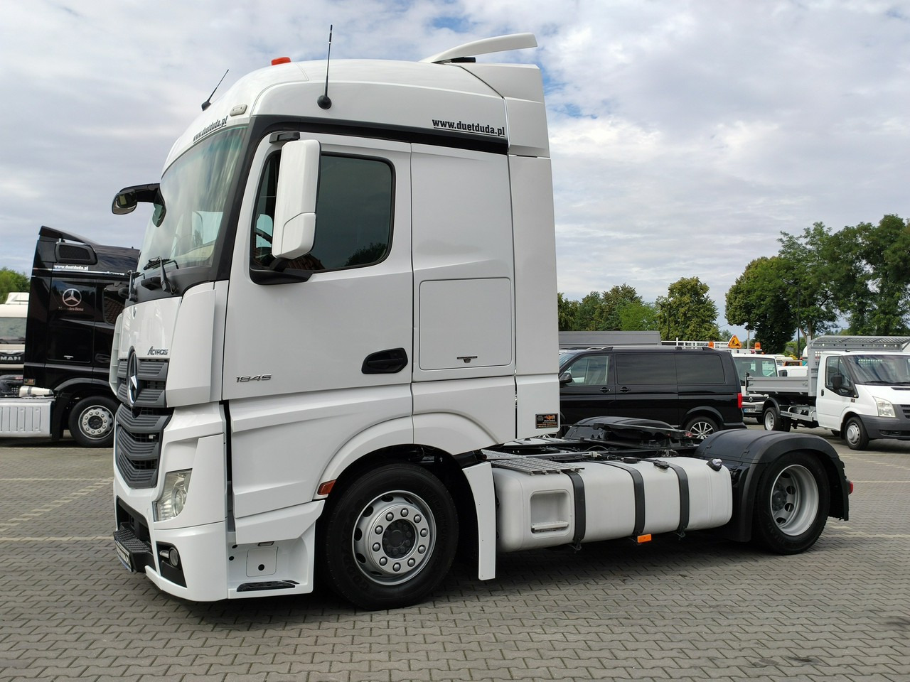 Mercedes ACTROS 1845 Euro 6 Low Deck Mega !!! - Tractor head: gambar 5 Mercedes ACTROS 1845 Euro 6 Low Deck Mega !!! - Tractor head: gambar 5