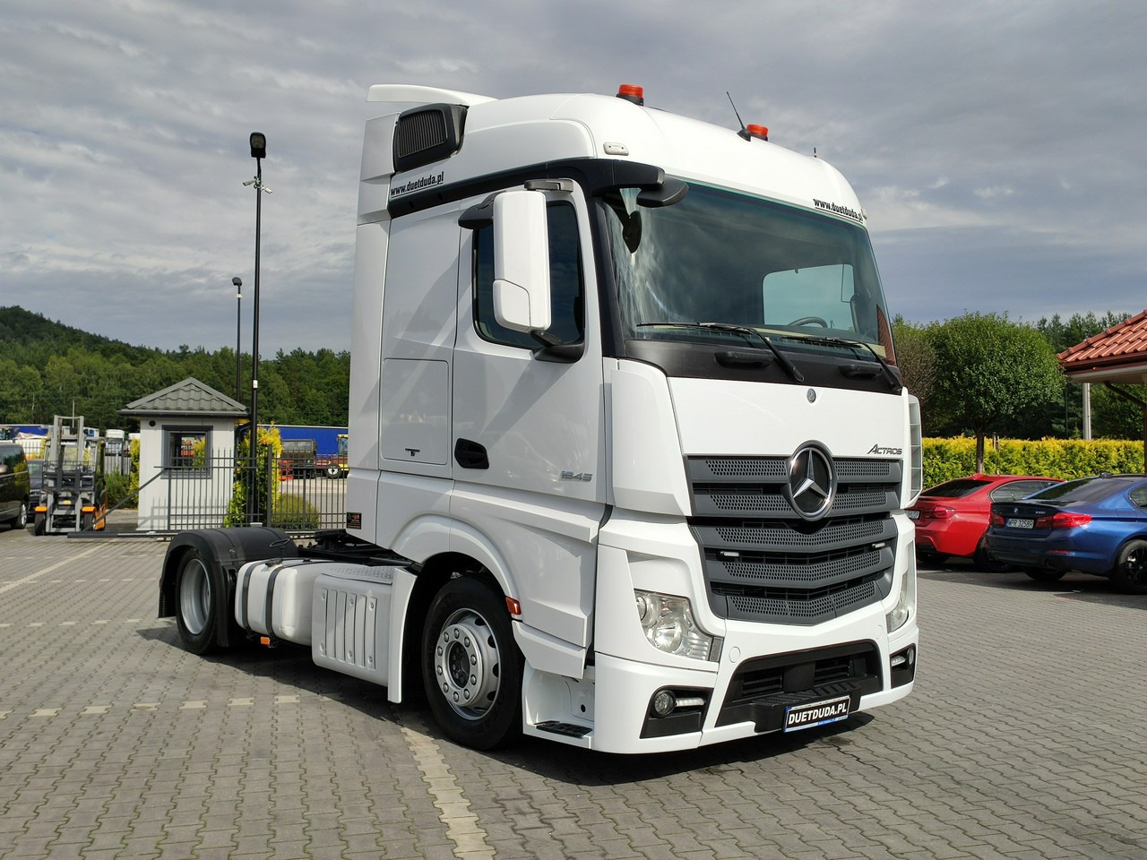 Mercedes ACTROS 1845 Euro 6 Low Deck Mega !!! - Tractor head: gambar 3 Mercedes ACTROS 1845 Euro 6 Low Deck Mega !!! - Tractor head: gambar 3