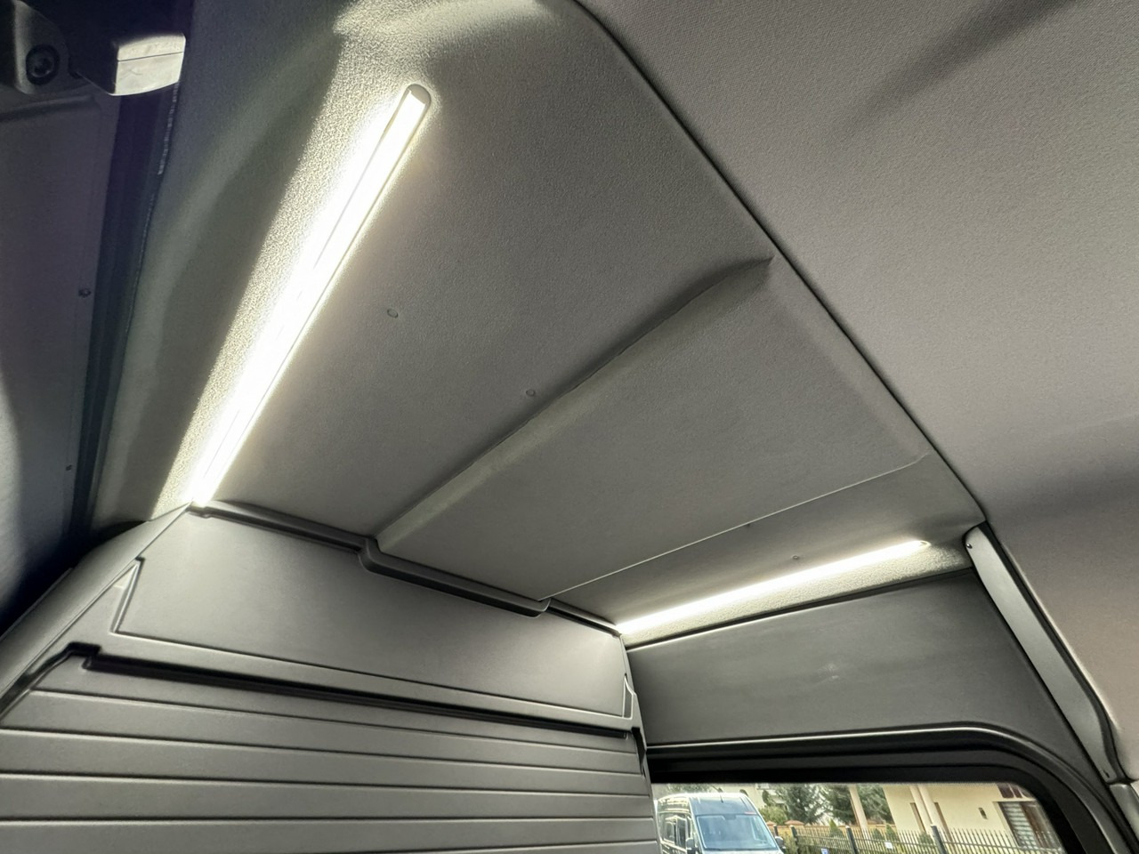 Van panel Volkswagen Crafter: gambar 47