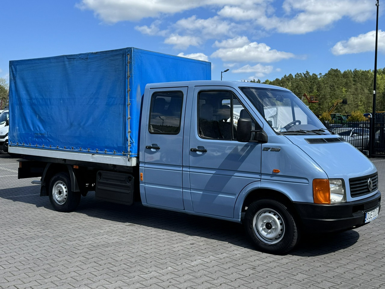 Van dengan terpal samping Volkswagen LT: gambar 6 Van dengan terpal samping Volkswagen LT: gambar 6