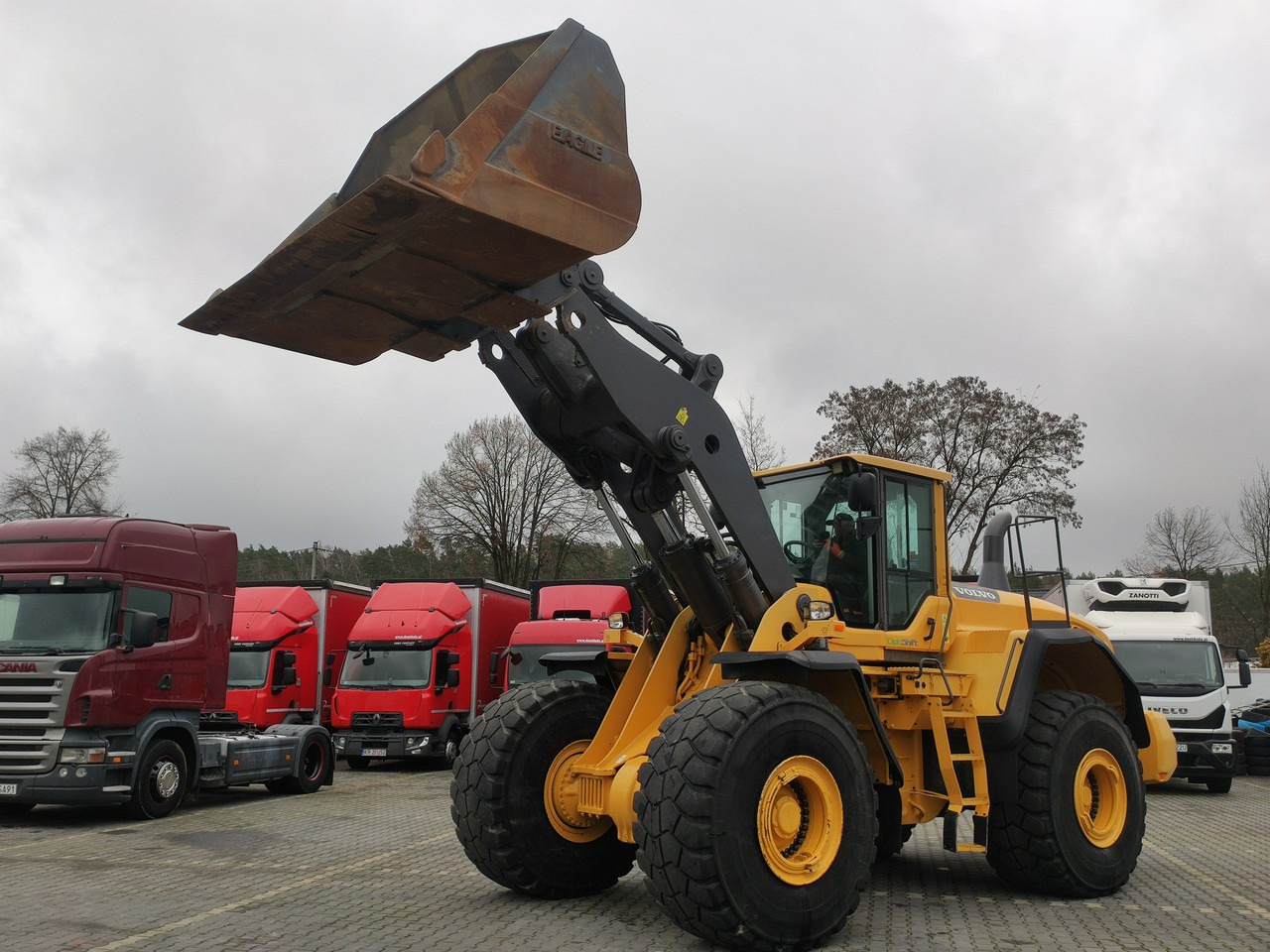 Volvo L 220G - Wheel loader: gambar 2 Volvo L 220G - Wheel loader: gambar 2
