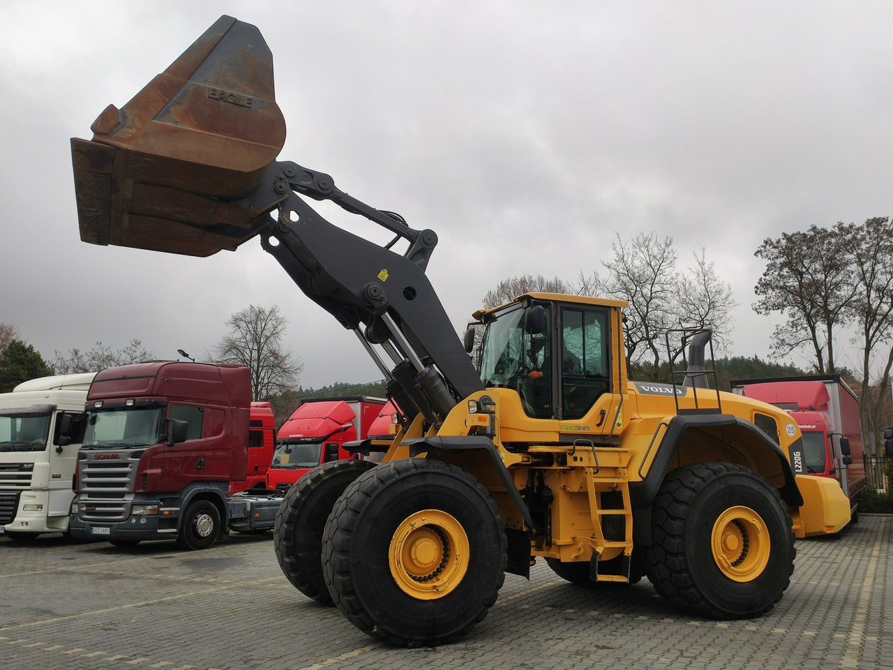 Volvo L 220G - Wheel loader: gambar 1 Volvo L 220G - Wheel loader: gambar 1