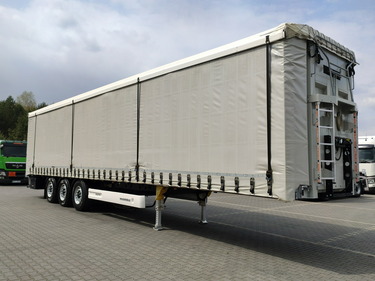 Wielton Standard na osiach SAF LIBNER DO PALET, ZRĄBKI, TROCIN - Semi-trailer dengan terpal samping: gambar 3 Wielton Standard na osiach SAF LIBNER DO PALET, ZRĄBKI, TROCIN - Semi-trailer dengan terpal samping: gambar 3