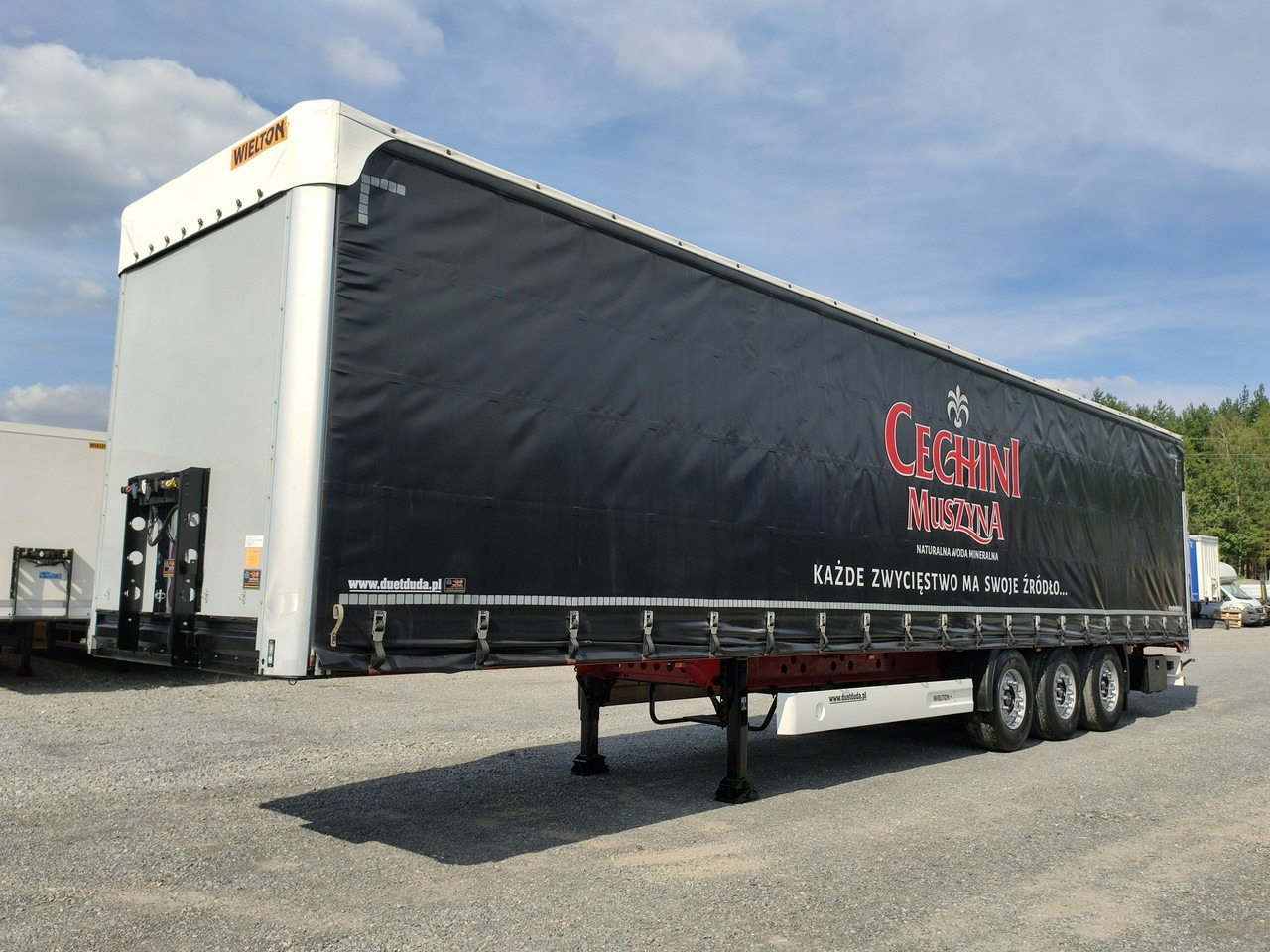 Wielton Standart Osie Saf Oś Podnoszona Super Stan - Semi-trailer dengan terpal samping: gambar 1 Wielton Standart Osie Saf Oś Podnoszona Super Stan - Semi-trailer dengan terpal samping: gambar 1