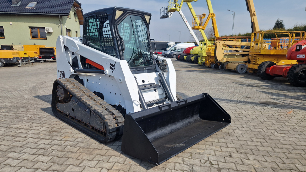 BOBCAT T 250 - Track loader yang ringkas: gambar 4 BOBCAT T 250 - Track loader yang ringkas: gambar 4