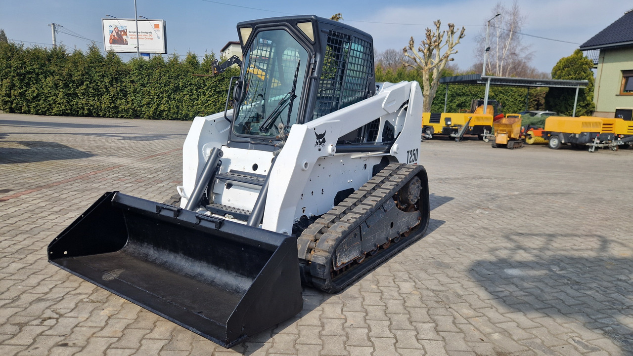 BOBCAT T 250 - Track loader yang ringkas: gambar 5 BOBCAT T 250 - Track loader yang ringkas: gambar 5