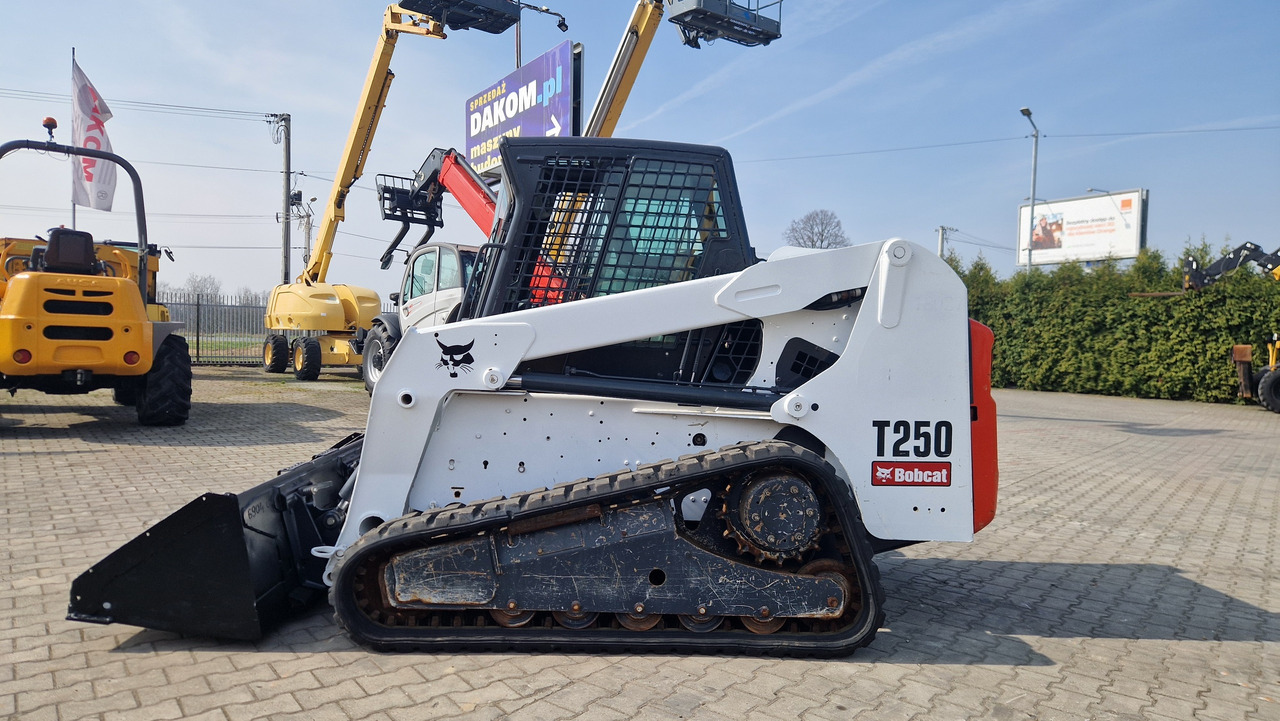 BOBCAT T 250 - Track loader yang ringkas: gambar 1 BOBCAT T 250 - Track loader yang ringkas: gambar 1