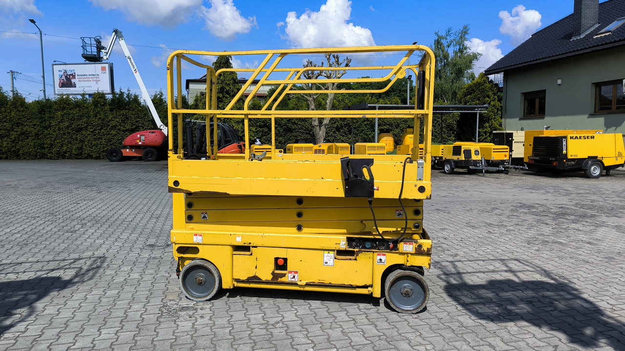 HAULOTTE Compact 10 - Scissor lifts: gambar 2 HAULOTTE Compact 10 - Scissor lifts: gambar 2