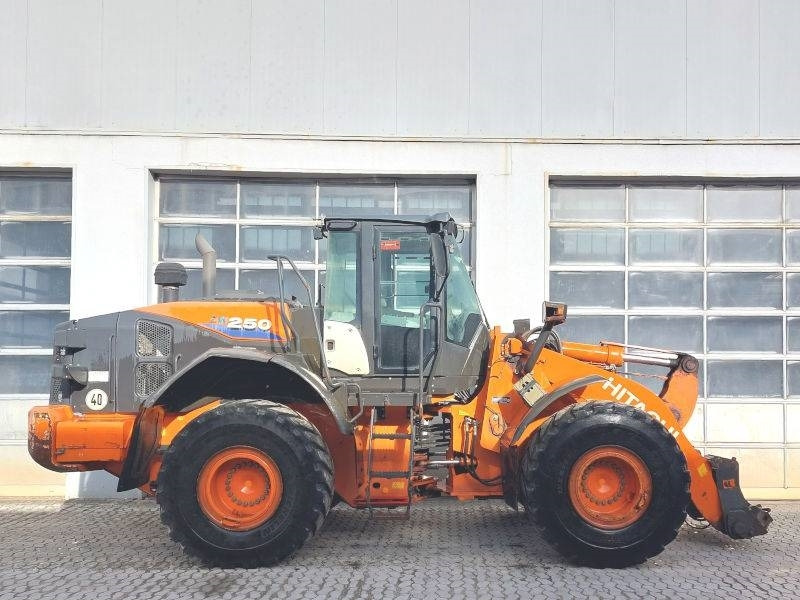 Hitachi ZW 250-6 - Wheel loader: gambar 5 Hitachi ZW 250-6 - Wheel loader: gambar 5