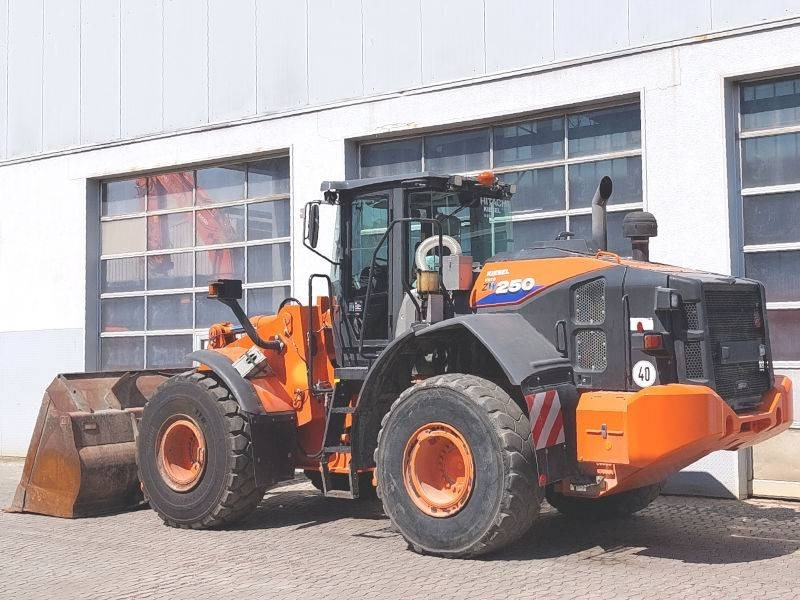 Hitachi ZW 250-6 - Wheel loader: gambar 3 Hitachi ZW 250-6 - Wheel loader: gambar 3