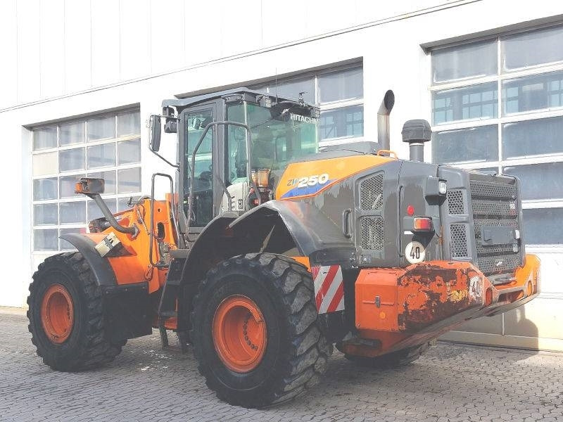 Hitachi ZW 250-6 - Wheel loader: gambar 3 Hitachi ZW 250-6 - Wheel loader: gambar 3