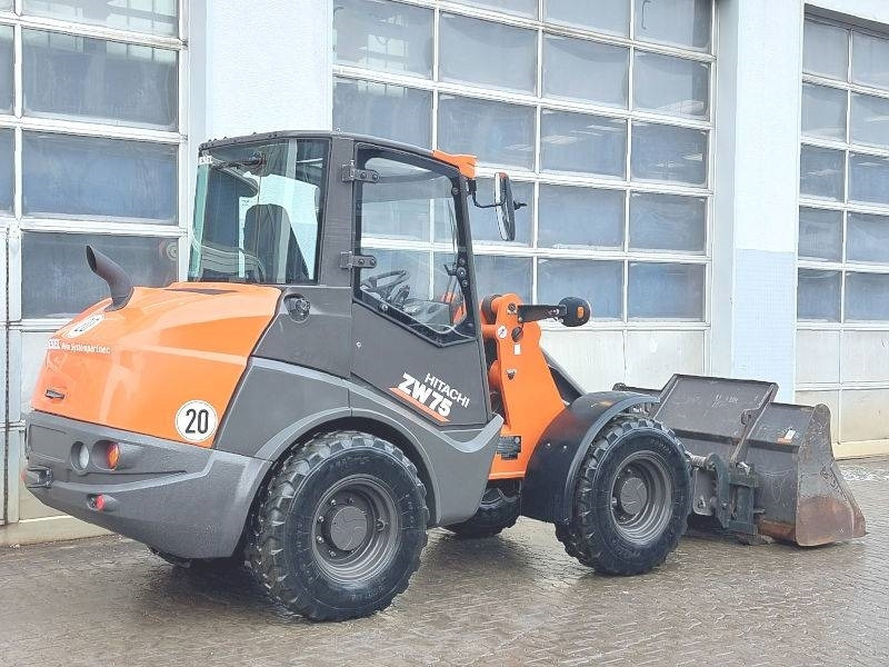 Skid steer Hitachi ZW 75-6: gambar 6