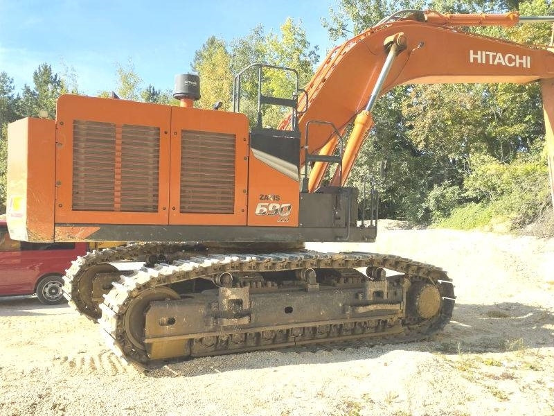 Hitachi ZX 690 LCH-7 - Ekskavator perayap: gambar 5 Hitachi ZX 690 LCH-7 - Ekskavator perayap: gambar 5