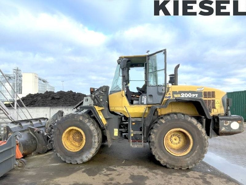 Komatsu WA 200 PT-5 - Wheel loader: gambar 1 Komatsu WA 200 PT-5 - Wheel loader: gambar 1