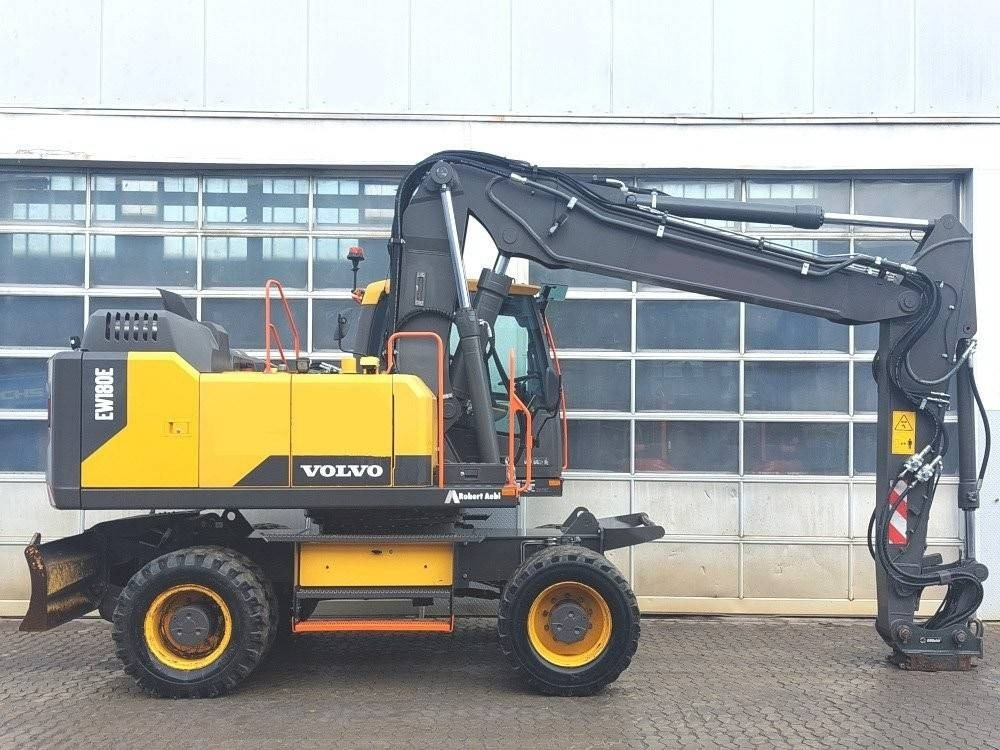 Volvo EW 180 E - Ekskavator roda: gambar 5 Volvo EW 180 E - Ekskavator roda: gambar 5