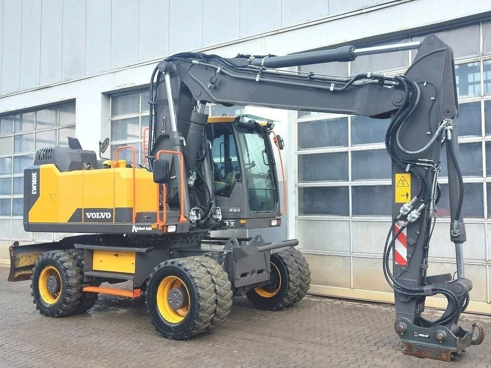 Volvo EW 180 E - Ekskavator roda: gambar 4 Volvo EW 180 E - Ekskavator roda: gambar 4