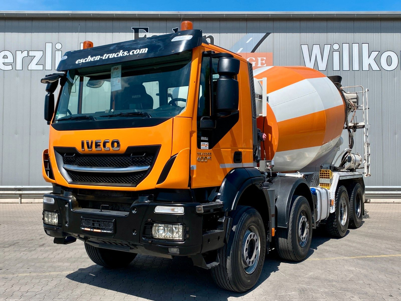 Iveco Trakker AD 340 TB 400/8x4 | 9m³ Liebherr*Navi*AC - Truk pengaduk beton: gambar 1 Iveco Trakker AD 340 TB 400/8x4 | 9m³ Liebherr*Navi*AC - Truk pengaduk beton: gambar 1