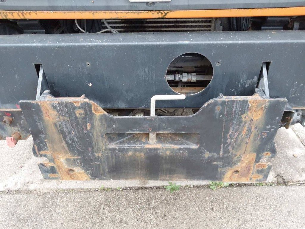 MAN LE 8.220 4x4 / Kran - Truk jungkit, Truk derek: gambar 2 MAN LE 8.220 4x4 / Kran - Truk jungkit, Truk derek: gambar 2