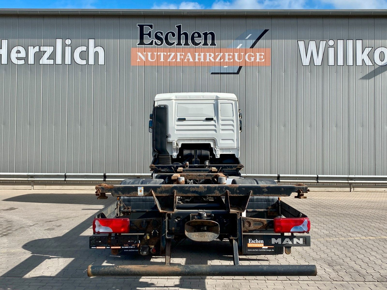 MAN TGA 18.350 LL Fahrschule*Driving school*5 Sitze MAN TGA 18.350 LL Fahrschule*Driving school*5 Sitze - Truk flatbed: gambar 4 MAN TGA 18.350 LL Fahrschule*Driving school*5 Sitze MAN TGA 18.350 LL Fahrschule*Driving school*5 Sitze - Truk flatbed: gambar 4